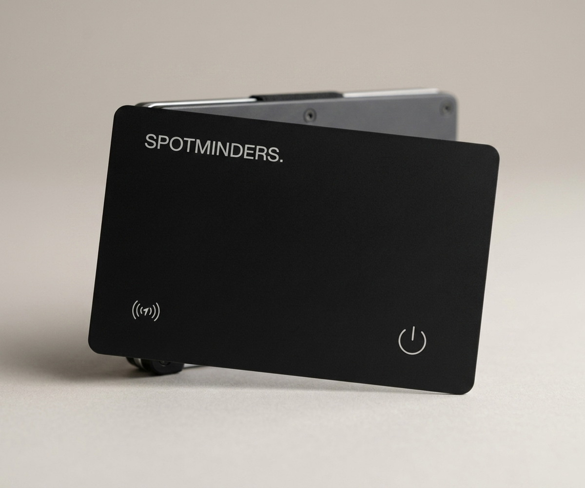 Spotminders tracking card — credit-card-thin wallet tracker
